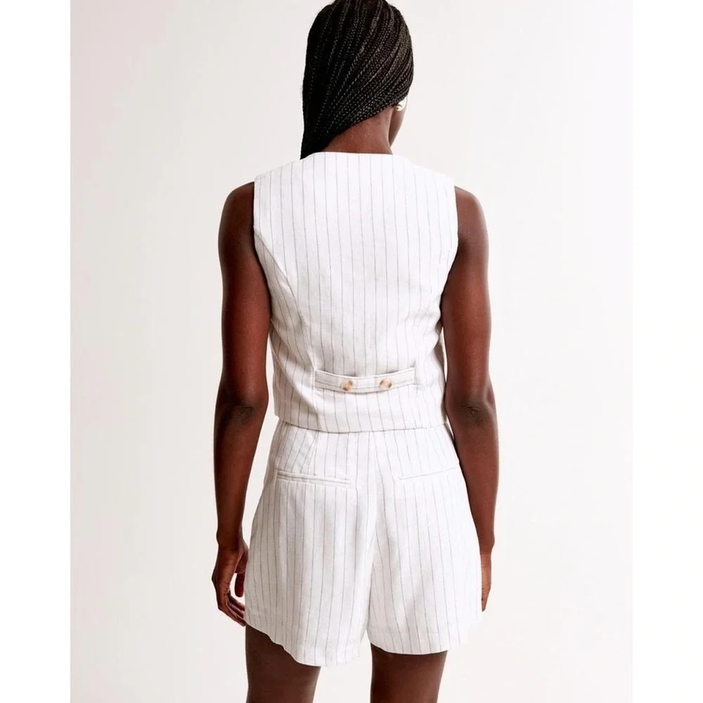 Abercrombie & Fitch Sloane High Waist White Pinstripe Shorts NWOT - Picture 2 of 5